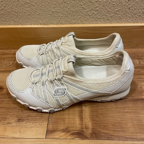 Skechers | White Leather Shimmer Sneaker - Picture 2 of 6